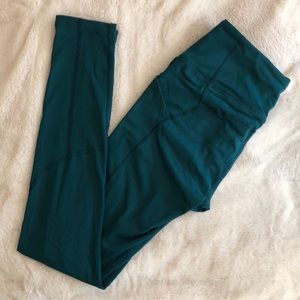 Victoria’s Secret Knockout Pocket Legging (dark green)